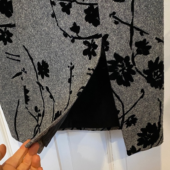 Wool silk blend midi dress with floral velvet burnout black gray sleeveless - Picture 4 of 15